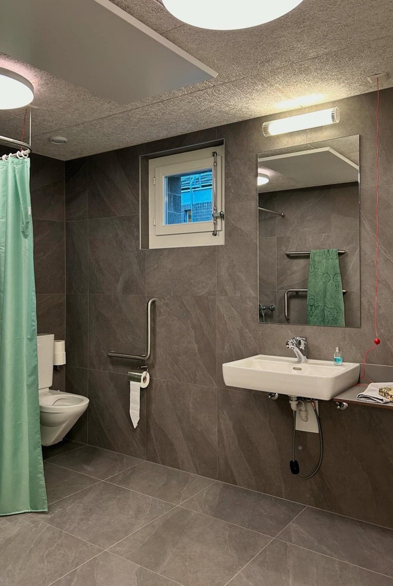 Sanierung Pflegebäder Betagtenzentrum Laupen, architektur.rüedi ag Laupen