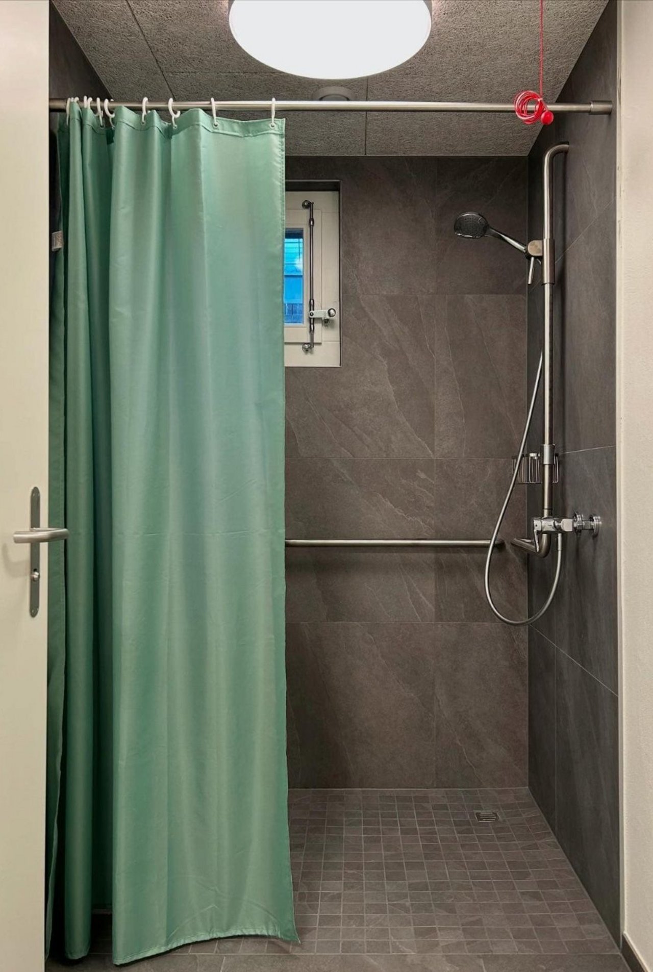 Sanierung Pflegebäder Betagtenzentrum Laupen, architektur.rüedi ag Laupen